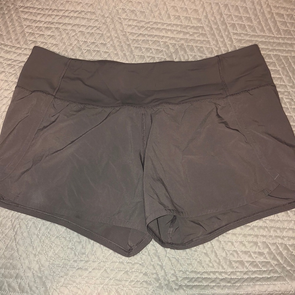Size 8 4” lululemon